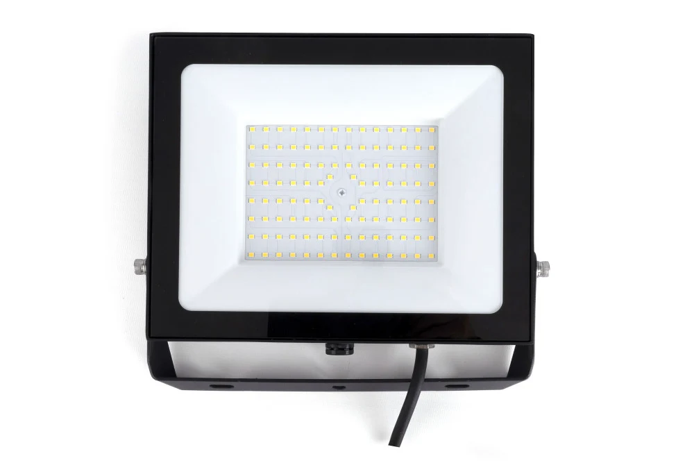 Integral ILFLE023 Compact Slim Floodlight 100W 10000Lm 4000K 120 Beam 100Lm/W IP65 IK08 Black - Image 3