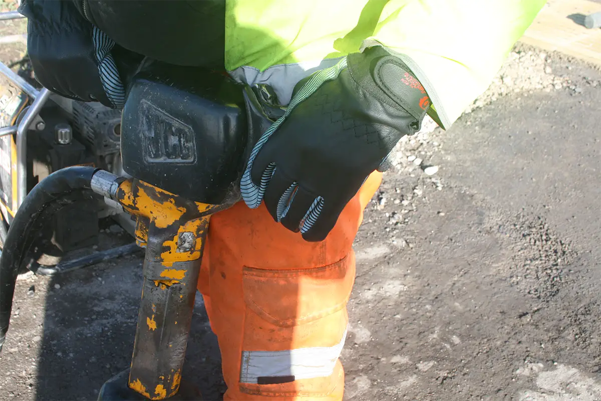 Predator Anti-Vibe Gloves - Image 5